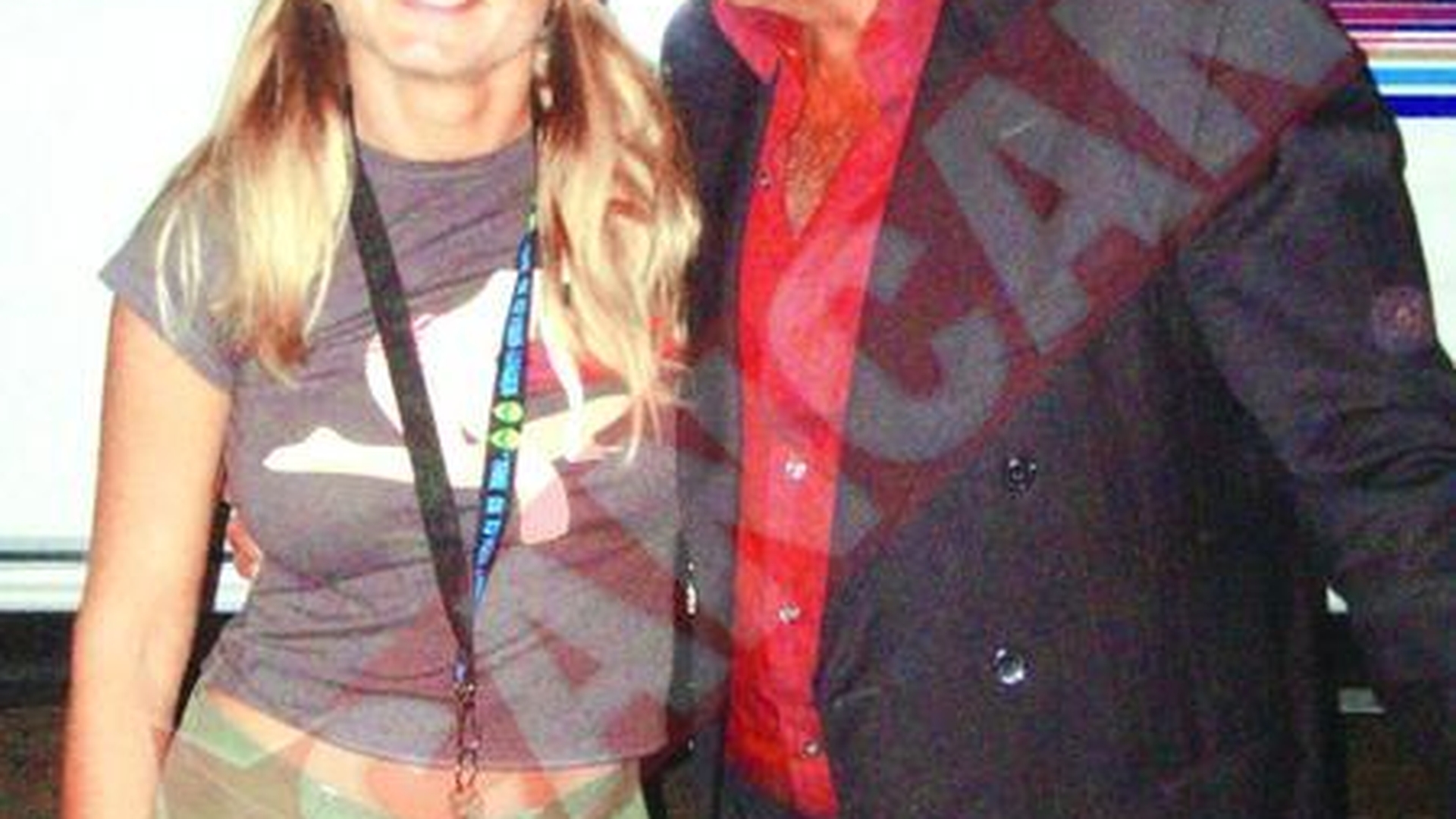 O cascadoare romanca, dublura Jessicai Simpson