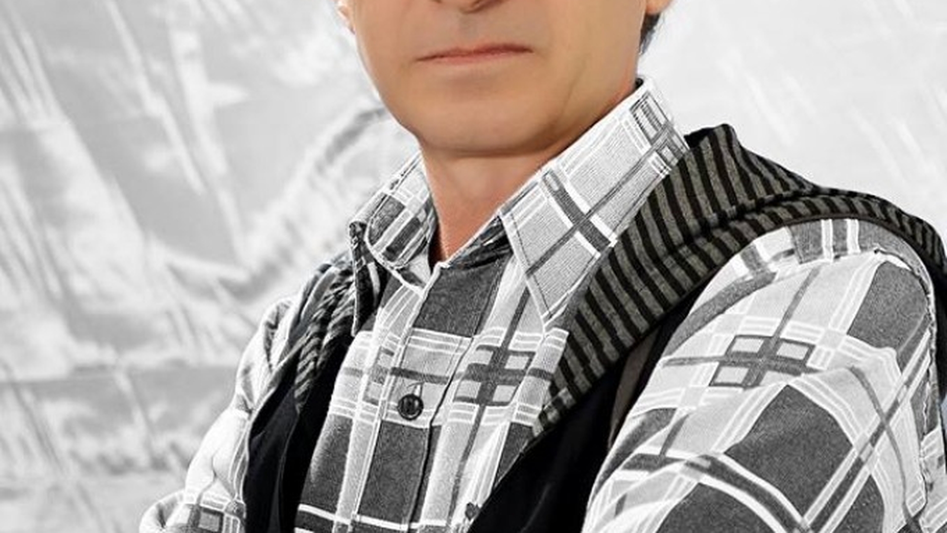 Sandel Balan lanseaza tinere talente pe banda rulanta! Cel mai nou proiect: Razvan Nastase