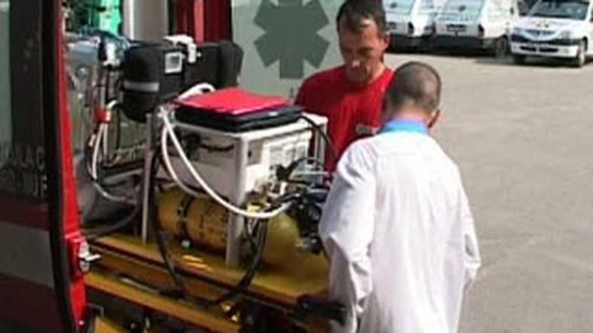 Un bebelus de cinci zile cu septicemie primit cu greu intr-un spital din Bucuresti!
