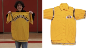 Un tânăr a plătit doar 3 dolari pentru o jachetă veche. Obiectul s-a dovedit a fi o comoară din istoria NBA