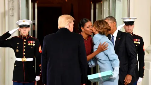 S-a aflat! Ce cadou i-a făcut Melania Trump lui Michelle Obama în ziua în care a devenit Prima Doamnă a SUA
