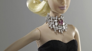 Aceasta este cea mai scumpa papusa Barbie din lume! Afla aici cat costa