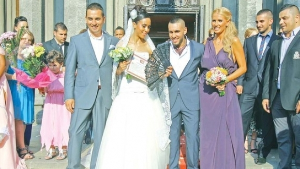 Alex Velea ar fi împrumutat 70.000 de euro de la naşul Lucian Mitrea pentru a divorţa de Ana