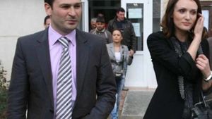 Ultima oră: blogeriţa i-a blocat conturile milionarului! Fosta soţie a câştigat procesul cu patronul lui Dinamo, iar noi am aflat cât îi va plăti afaceristul lună de lună!