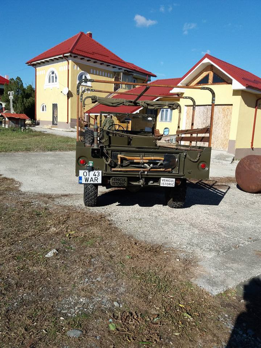 Pasiunea lui Dinu Romano este să colecţioneze maşini militare vechi