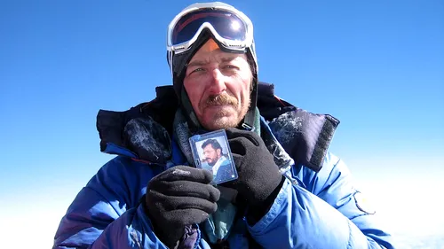 Gheorghe Dijmărescu a murit și nu e cunoscută cauza decesului. Are cele mai mari performanţe în alpinism: “De 9 ori, în punctul geografic cel mai înalt al planetei”