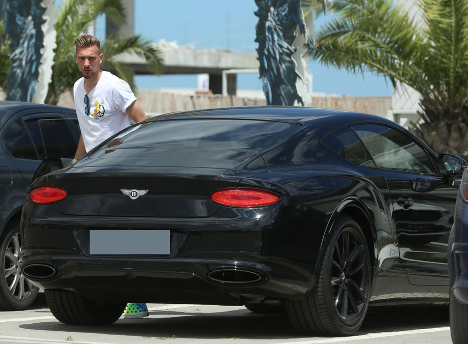 Ionuț Andrei Radu a apărut la Mamaia cu un Bentley de 250.000 €!