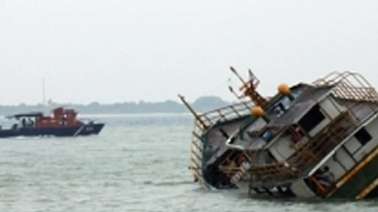 Doi marinari dati disparuti, dupa ce o nava a naufragiat  in Marea Neagra