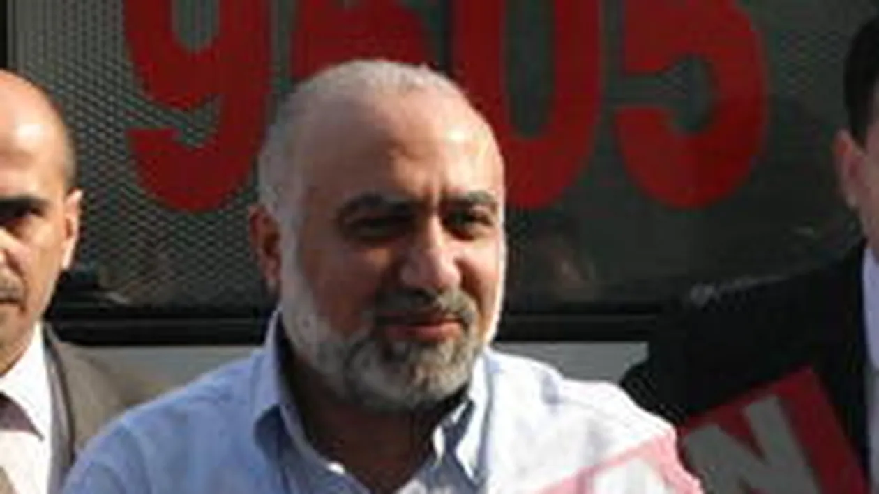 Sara, copilul din flori al lui Hayssam, incredintat mamei