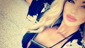 Mai slabă ca niciodată! Bianca Drăguşanu s-a filmat în costum de baie şi a arătat TOT, TOT