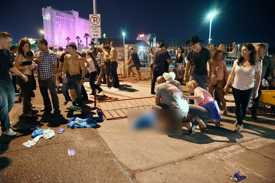 Atacul cu arme automate a avut loc în Las Vegas, în timpul unui concert de muzică country