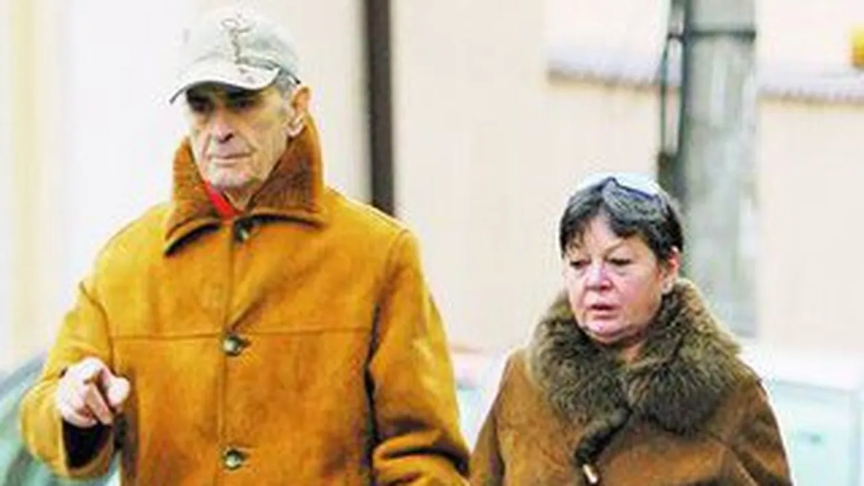 Iurie Darie si Anca Pandrea, condusi acasa de catelul lor invalid! Mai bine pe trei picioare decat pe trei carari