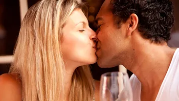 Ai langa tine un barbat dur? Uite cum poti sa aduci romantismul in relatia voastra!