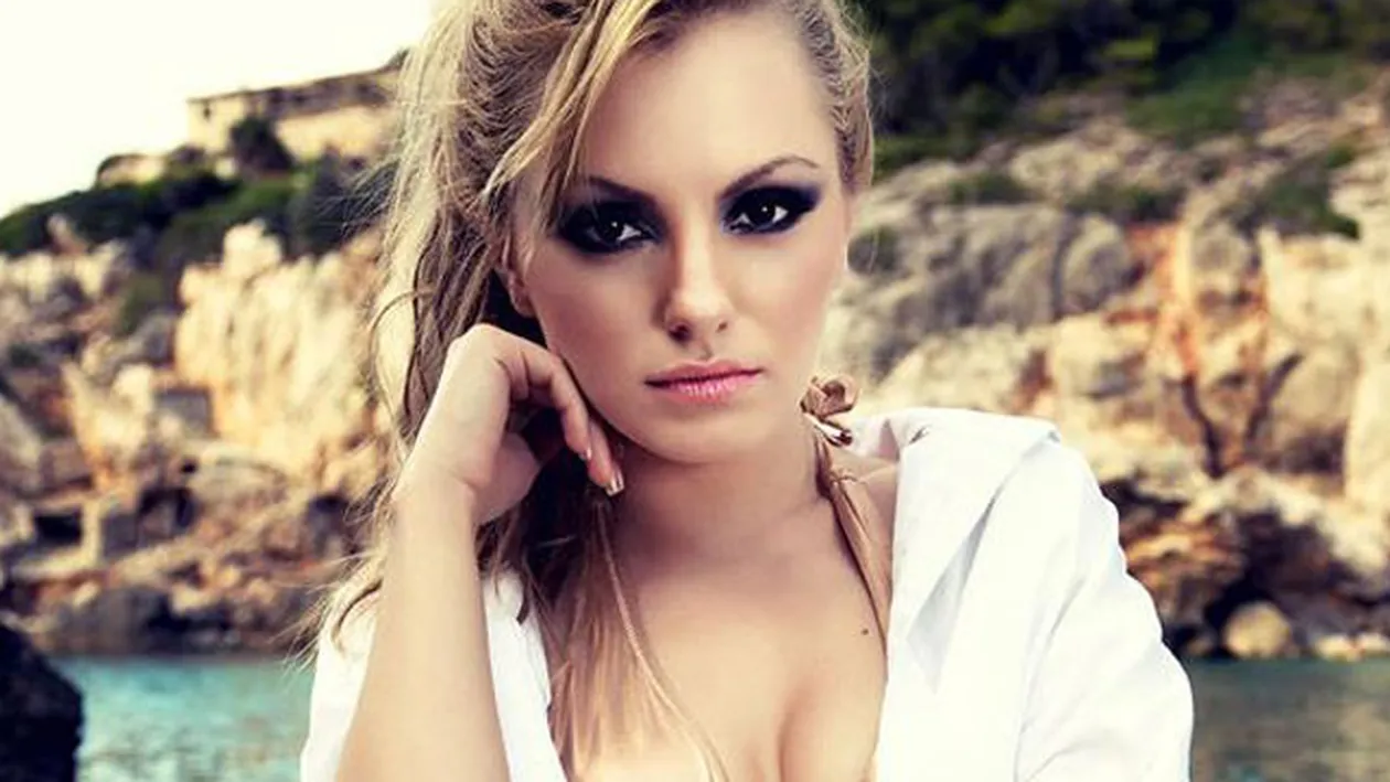 Alexandra Stan si-a schimbat din nou look-ul! Cantareata s-a tuns scurt si si-a schimbat culoarea parului! Cum arata acum