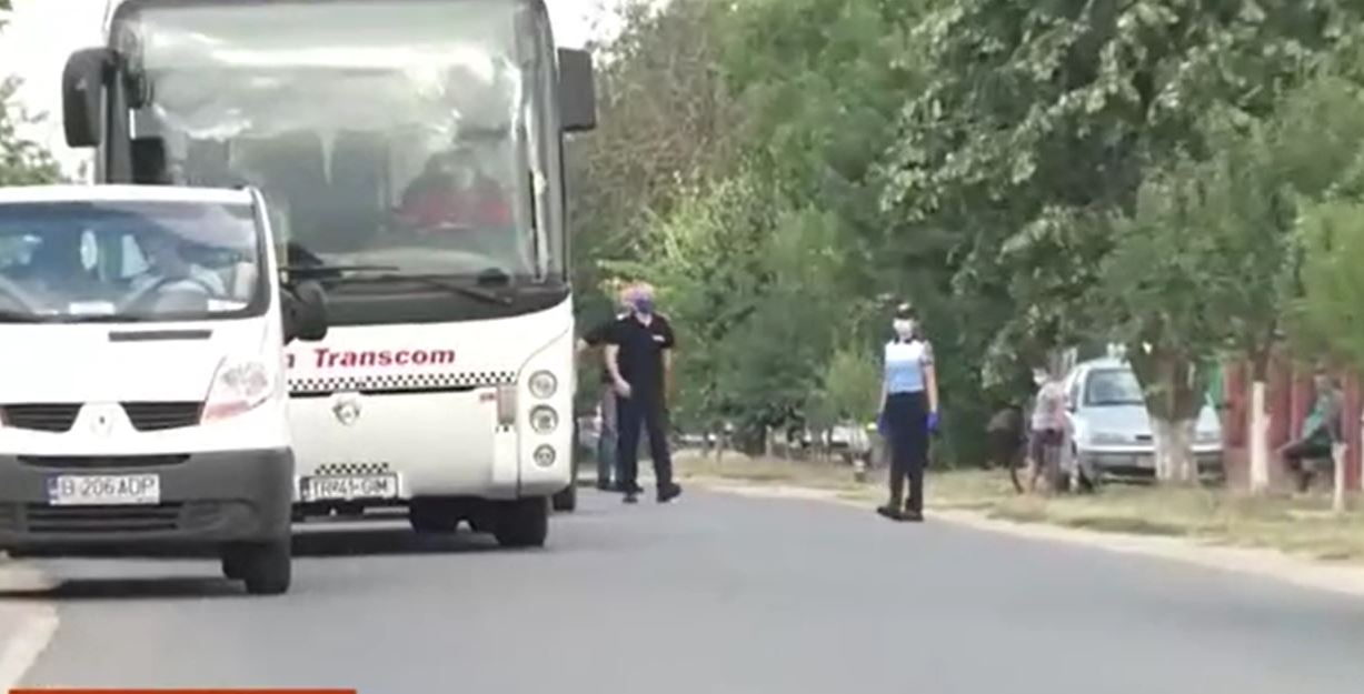 Imagini din prima zi de carantină a satului Cartojani din județul Giurgiu! Localnicii sunt îngroziți de noul coronavirus: “Mi-e frică să mai ies și din casă”