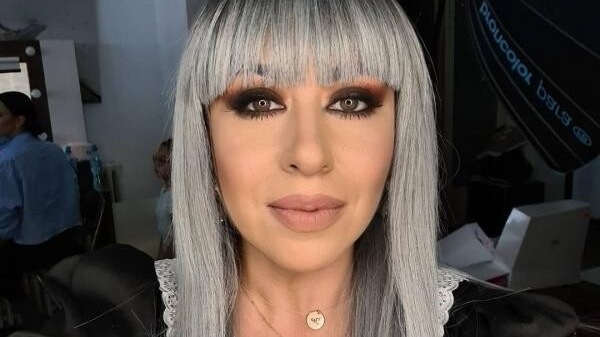 Cum arată Oana Roman fără perucă. O fană a remarcat diferența
