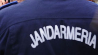 VIDEO A ramas fara pulan! Un jandarm din Focsani si-a taiat penisul din cauza ca era prea stresat!