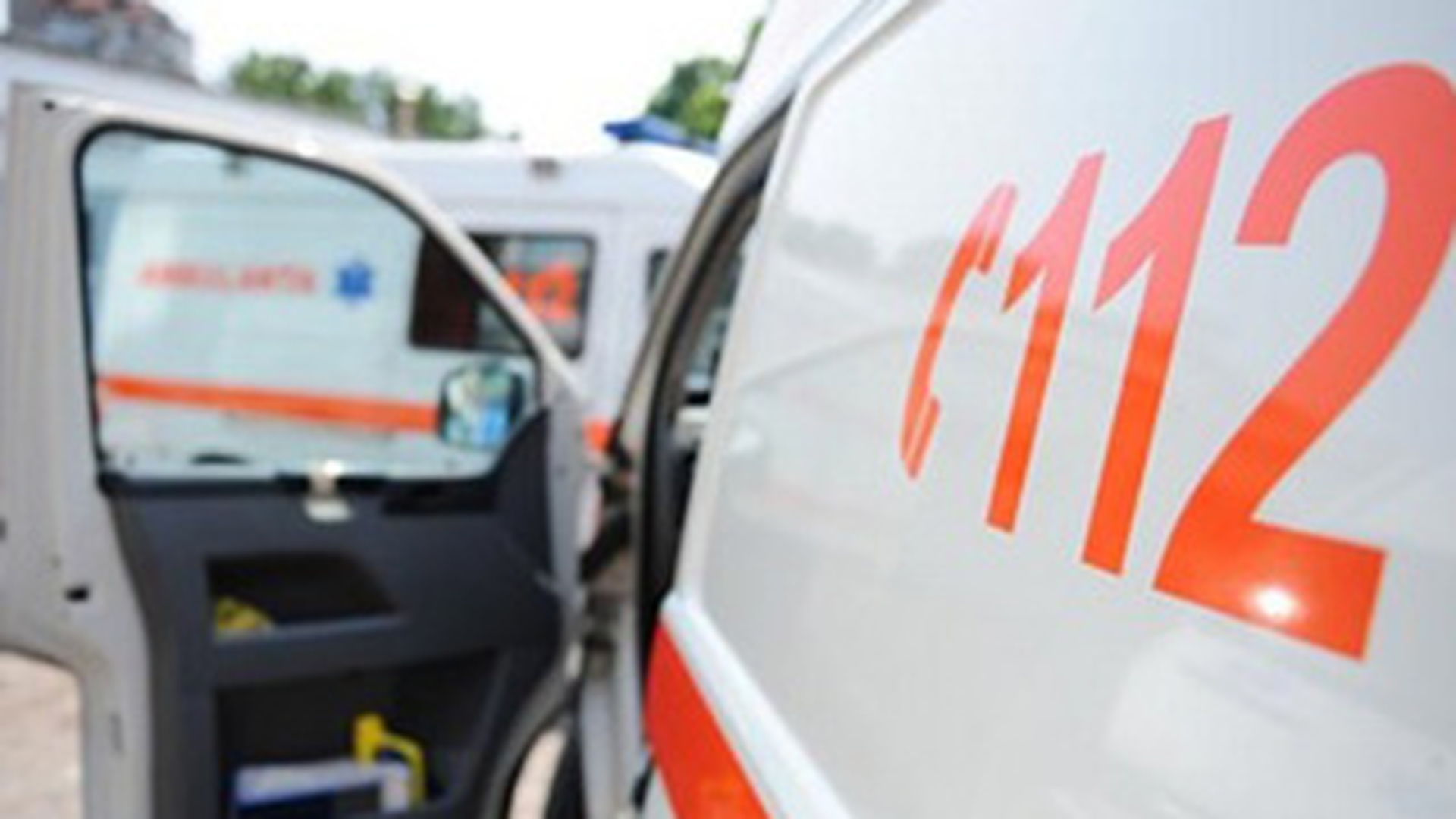 O fetita de 13 ani a fost lovita cu parul de catre tatal sau pentru ca a venit tarziu acasa