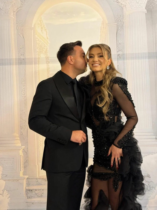 Valentin Sanfira o acuză pe Codruța de adulter, după apariția fostului cuplu la Nea Mărin? „Am iubit doi ochi ce m-au înșelat!”
