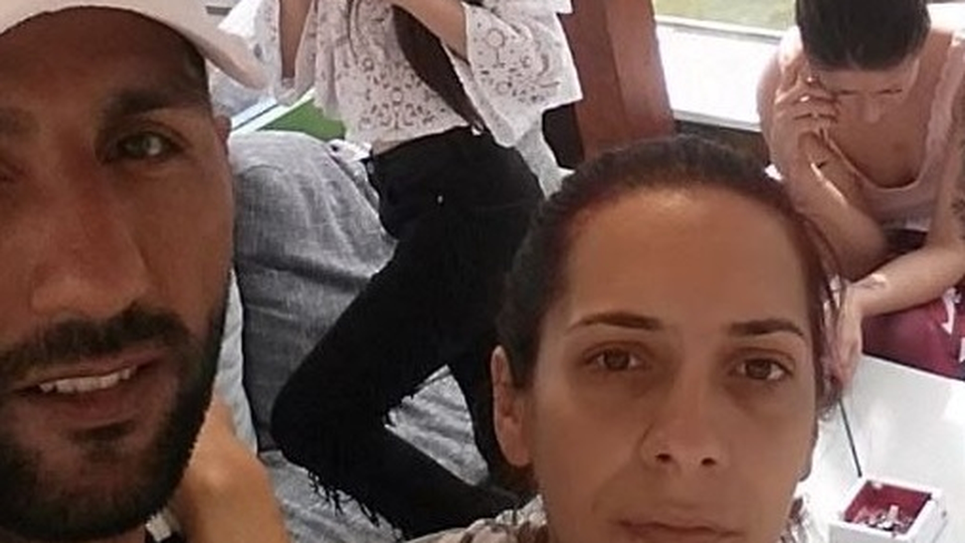 Mega-scandal într-o familie celebră. Fiul renegat face acuzații grave: ”M-a bătut, m-a izgonit din casă și…”