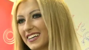 VIDEO Andreea Balan: De Sarbatori mai pun cate un kilogram, dar il dau jos imediat! Oricat as manca, elimin