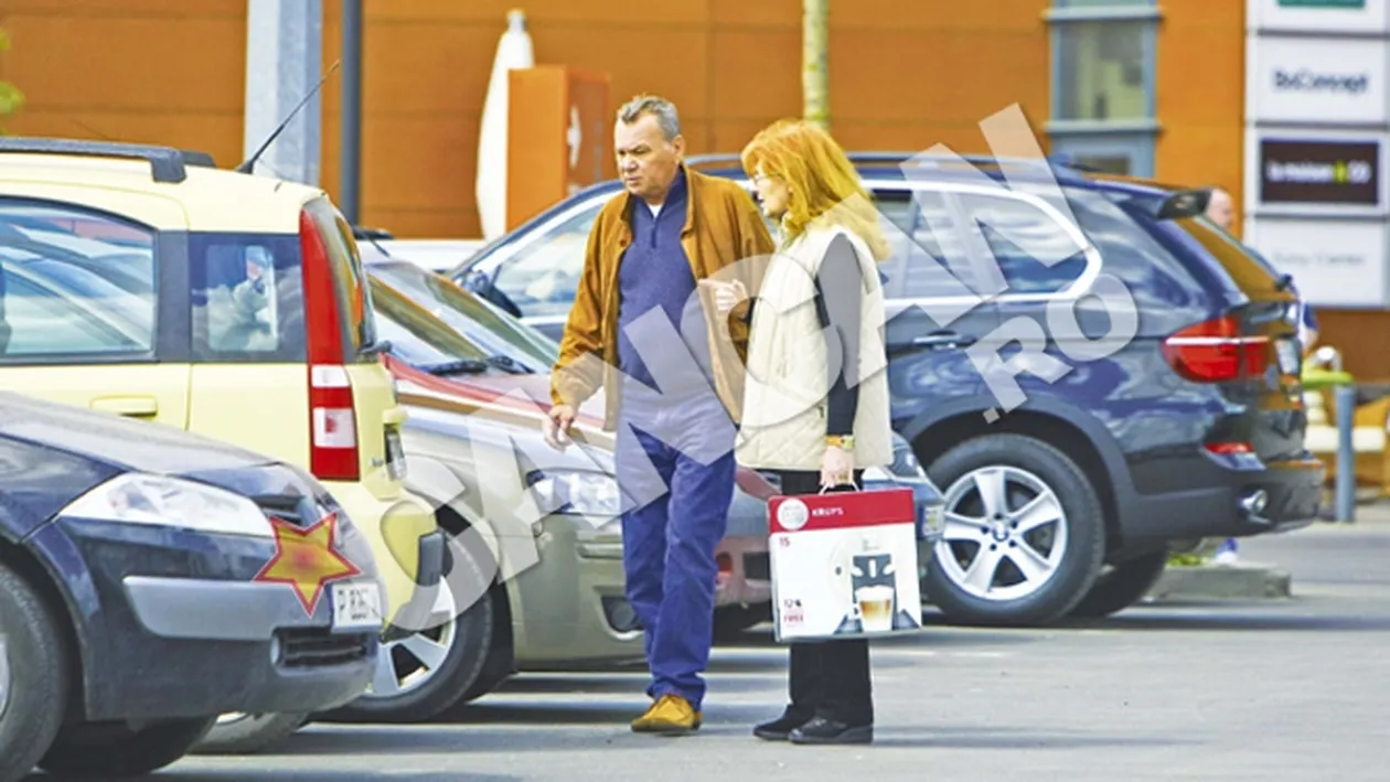 Sotia lui Cornel Patrichi cara singura toate cumparaturile! El e chinuit de dureri de spate!