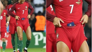 Şi de asta îl iubesc femeile! CRISTIANO RONALDO a arătat cât de dotat este!