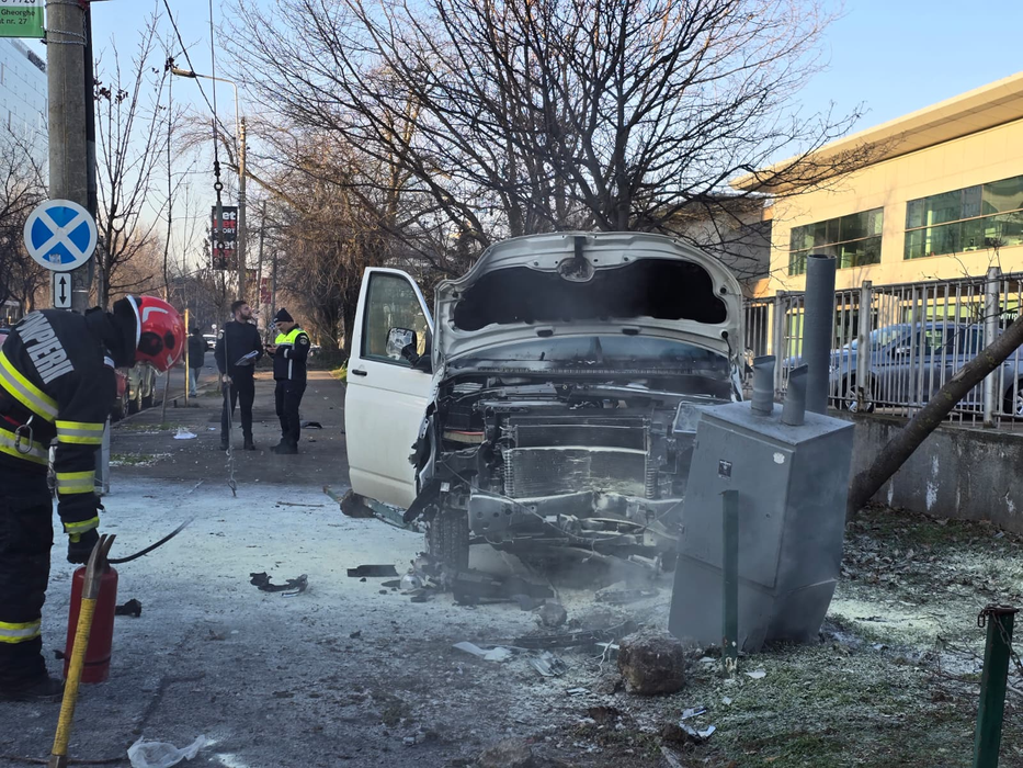 Grav accident de circulație în București! O femeie a fost lovită pe trotuar
