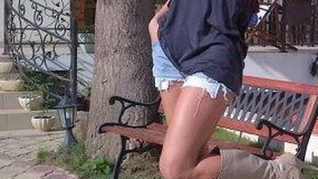 Inna, fara tone de machiaj si rochie de firma! Iti mai place?