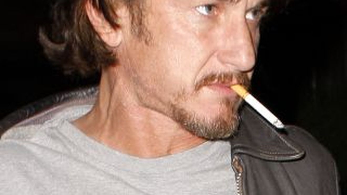 Sean Penn a fost condamnat la munca in folosul comunitatii dupa ce anul trecut a lovit un cameraman