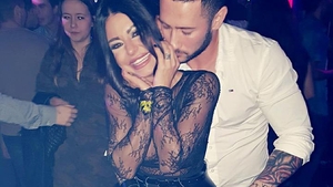 ANA MARIA MOCANU a fost foarte cuminte în acest an şi a arătat tuturor ce a primit de la Moş Nicolae!