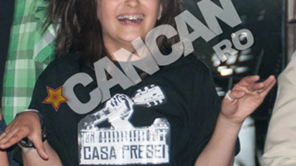 Fiica lui Robert Turcescu a facut show la concertul tatalui! Rockerita la 11 ani