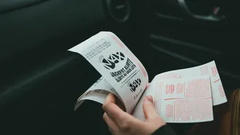 Greșeala care o putea costa un milion de euro. O femeie și-a aruncat biletul câștigător la loto