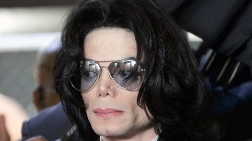 Dezvăluiri ULUITOARE! Unul dintre medicii lui Michael Jackson face mărturisiri in premieră: "Avea fundul plin de..."