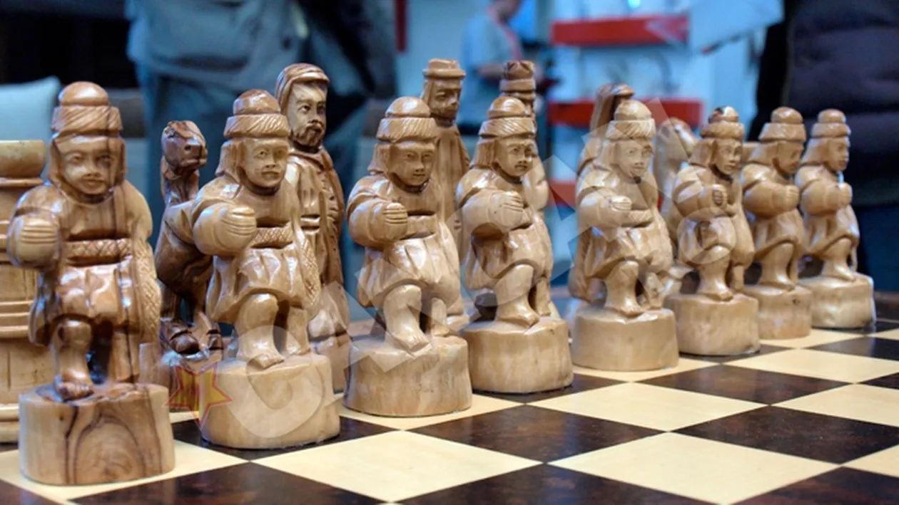 Tabla de sah de 1.500 de euro, expusa la Targul Mobil AR