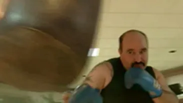 Nutu Camataru, premiat de “Don King de Romania”! “O medalie prea mica pentru un om asa mare”, fiindca promoveaza tinerii boxeri!