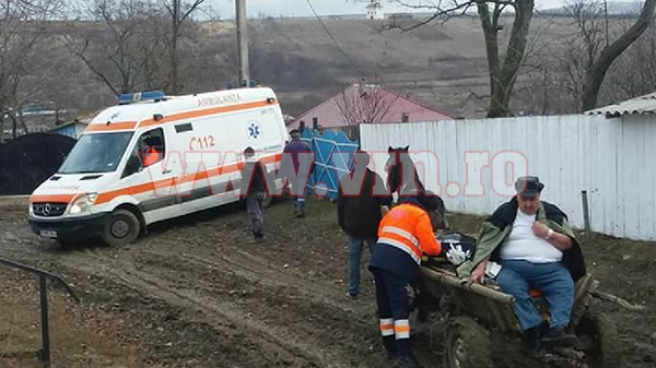 Situaţie revoltătoare la Vaslui! Bolnavii sunt aduşi la spital cu căruţa