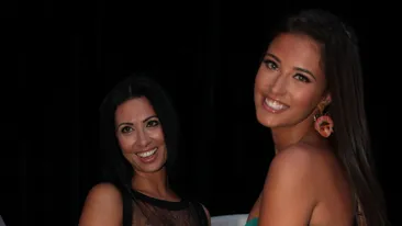 Probleme in Paradis? Mama Antoniei a inceput deja sa se certe cu mai tanarul ei iubit. Toata scena s-a derulat sub ochii vecinilor