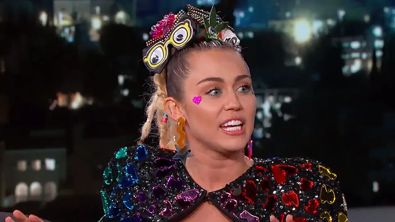 Miley Cyrus s-a cuminţit de frica lui Trump! Ce decizie uimitoare a luat blondina, faţă în faţă cu riscul să părăsească America!