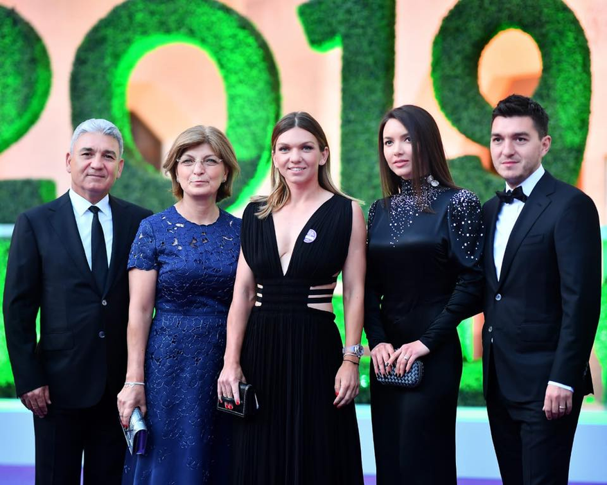 Simona Halep are un frate care a avut și el o carieră în tenis. Uite cum arată Nicolae Halep și ce familie frumoasă are