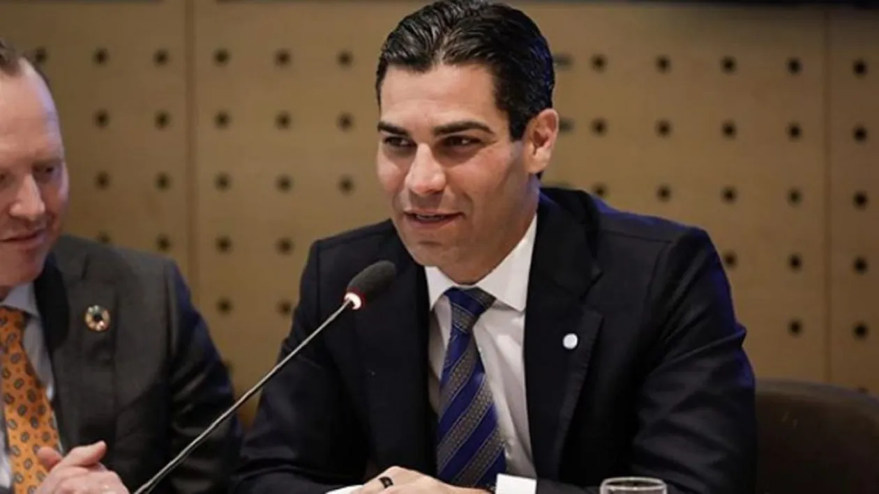 Primarul orașului Miami, depistat pozitiv cu coronavirus, după întâlnirea cu directorul departamentului de comunicare al președintelui Braziliei, infectat și el