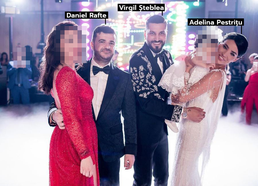 Nașii și finii, cu zâmbetul pe buze la petrecere