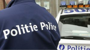 Orgie sexuală desfășurată în fața unui spital. Polițiștii au intervenit imediat 