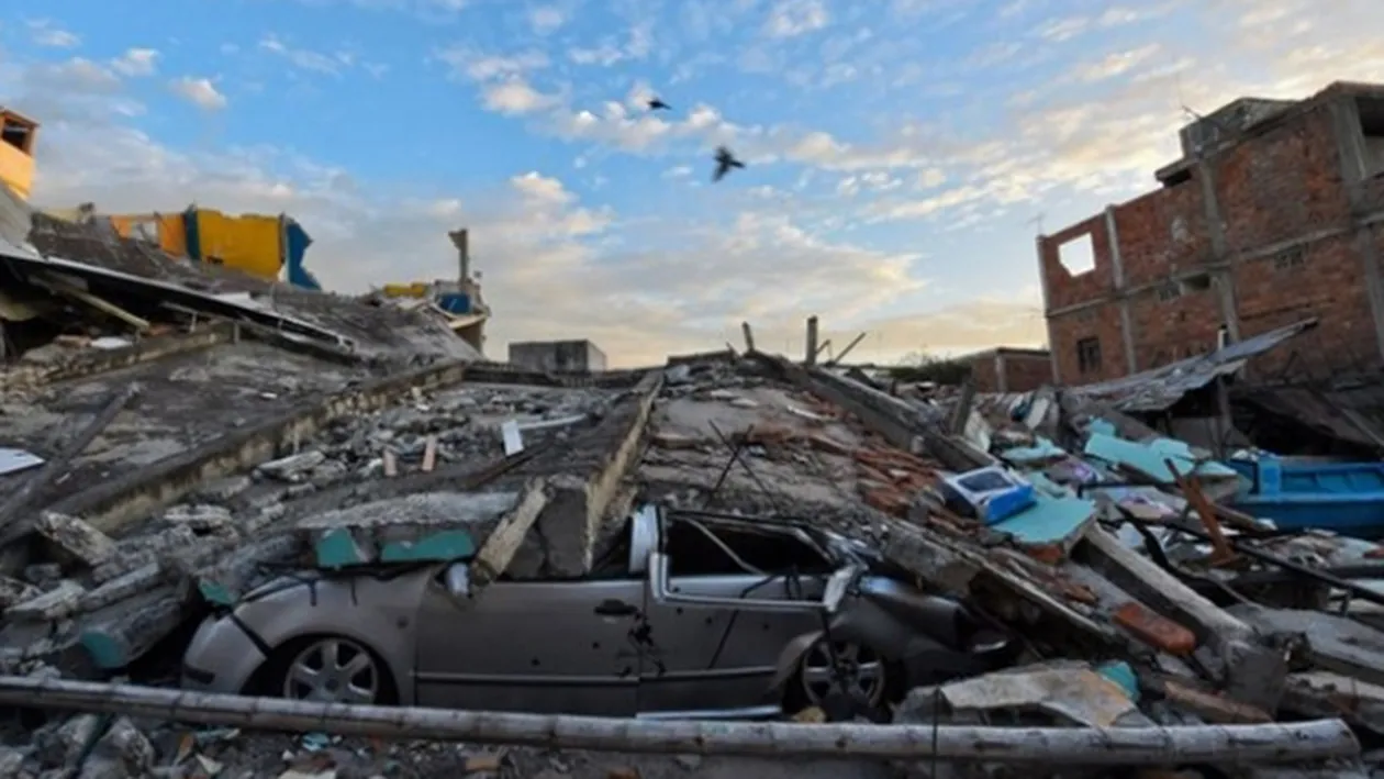 IMAGINI CUTREMURĂTOARE! Sute de morţi şi răniţi în cutremurul din Ecuador
