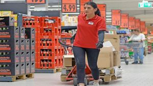 Dispare programul de muncă de 8 ore? Companiile din România se gândesc la alte variante pentru angajații din Generația Z