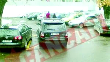 Parcare cu succesuri in mijlocul drumului