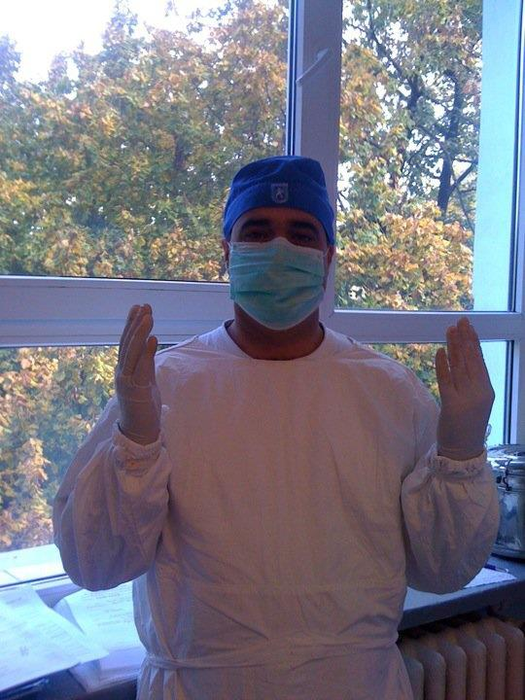 Medicul "alb-albastru" Hoshang Heedari