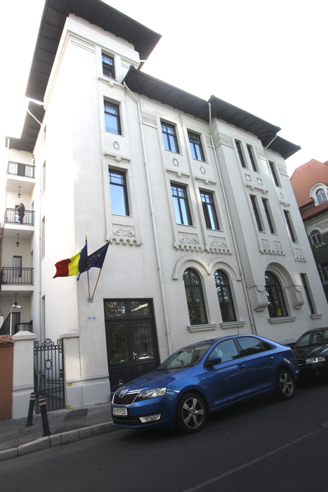 EXCLUSIVITATE. Asta înseamnă să fii ”mafiot”! Primăria plăteşte unui particular un sfert de milion € pentru…