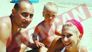 "Blonda lui Stolo", cu familia la mare