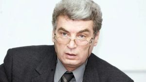 „Hagi era protejat de Mircea Sandu, Lăcătuș sărea la gât, iar Boloni era de nerecunoscut!” - Amintirile de aur ale unui mare arbitru